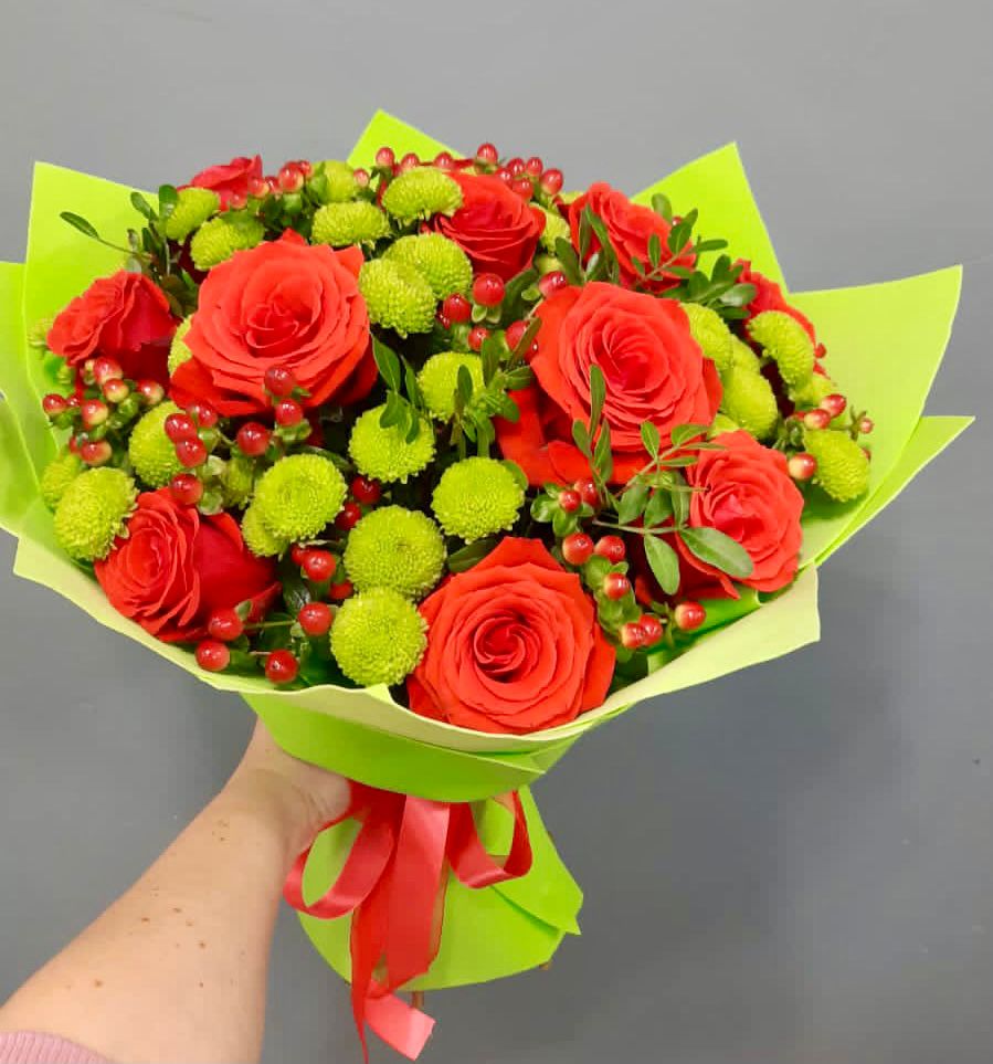 Букет цветов из: Хризантемы и Розы в Сергиевском Ставропольского края