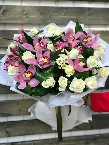 Букет цветов из: Розы и Хризантемы в Сергиевском Ставропольского края