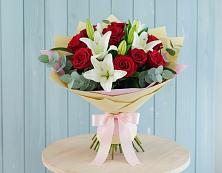 Букет цветов из:  Лилии и Розы в Сергиевском Ставропольского края
