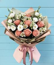 Букет цветов из:  Розы, Альстромерии и Лизиантусы в Сергиевском Ставропольского края