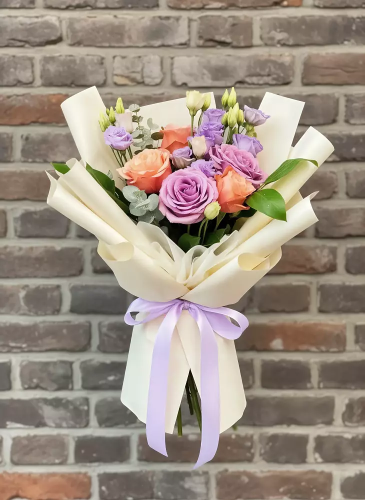 Букет цветов из: Лизиантусы и Розы в Сергиевском Ставропольского края