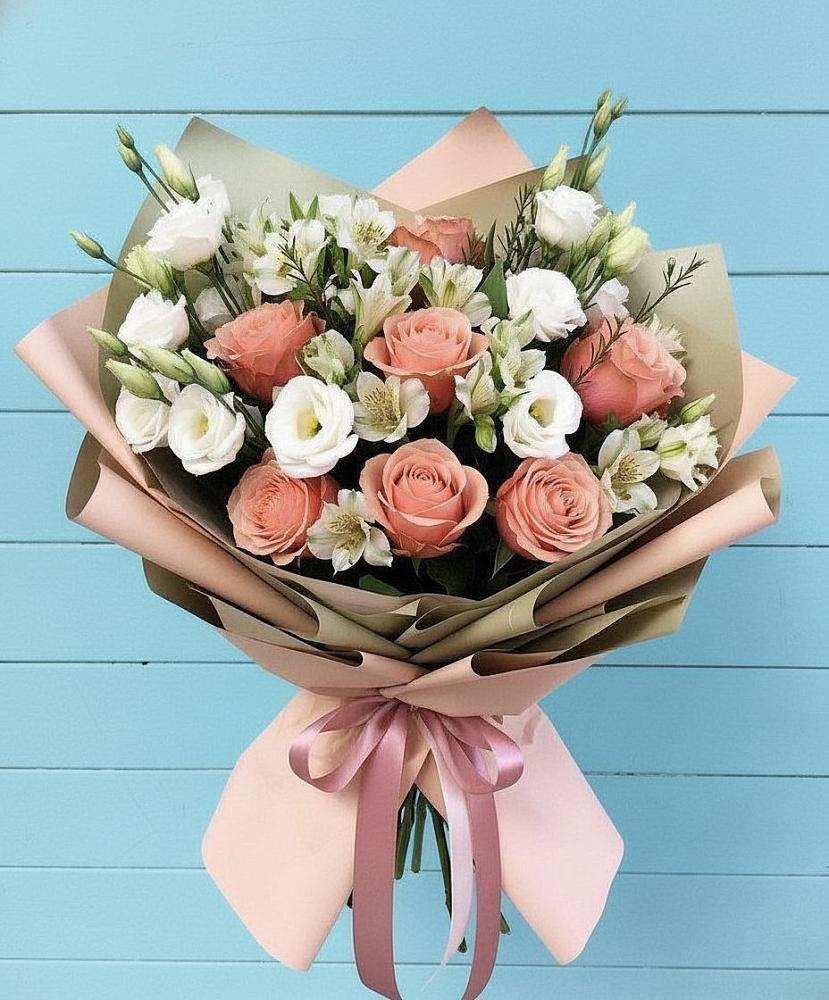 Букет цветов из: Розы, Альстромерии и Лизиантусы в Сергиевском Ставропольского края