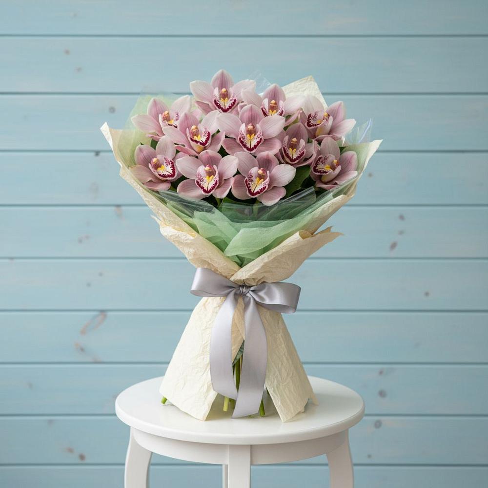 Букет цветов из: Орхидеи и Розы в Сергиевском Ставропольского края