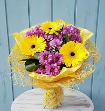 Букет цветов из:  Хризантемы и Герберы в Сергиевском Ставропольского края