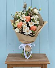 Букет цветов из:  Альстромерии, Лизиантусы, Розы и Хризантемы #REPLACE_PRED# Сергиевском Ставропольского края