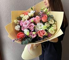 Букет цветов из:  Розы, Лизиантусы и Гвоздики #REPLACE_PRED# Сергиевском Ставропольского края