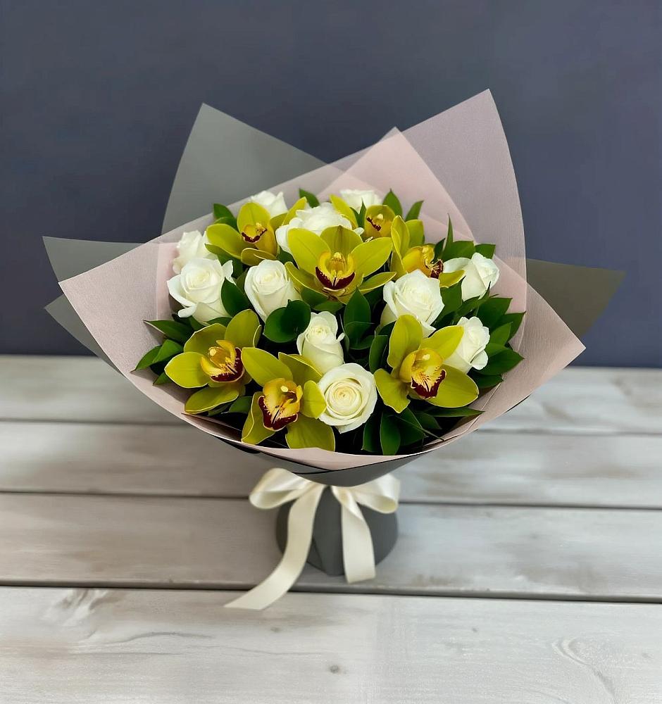 Букет цветов из: Орхидеи и Розы в Сергиевском Ставропольского края