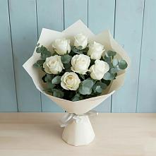 Букет Белые розы в Эвкалипте в Сергиевском Ставропольского края