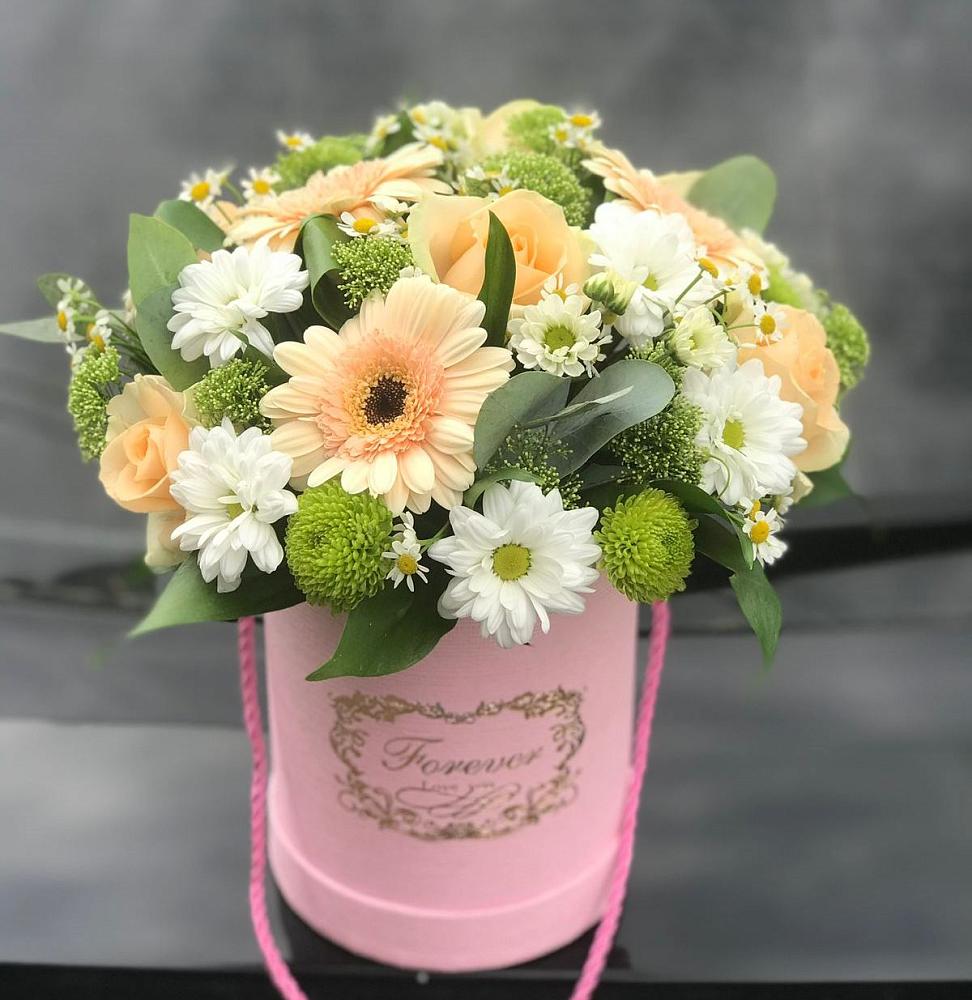 Цветочная композиция из Розы, Герберы и Хризантемы в шляпной коробке в Сергиевском Ставропольского края