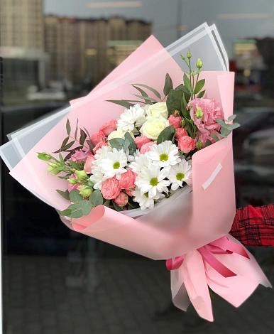 Букет цветов из: Розы, Лизиантусы и Хризантемы в Сергиевском Ставропольского края